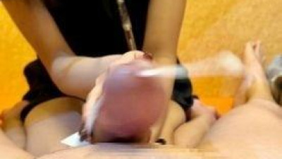 FC2-PPV-2437384 - 브라질리언 왁싱에 적나라한 성기를 노출하고 손사정 금지 w [CFNM] FC2-PPV-2437384