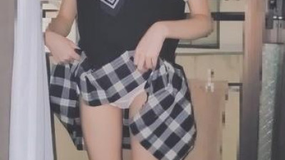 FC2-PPV-3954496 - 대학 입시를 앞두고 채무자의 집에 침입한 영상 2개 요약