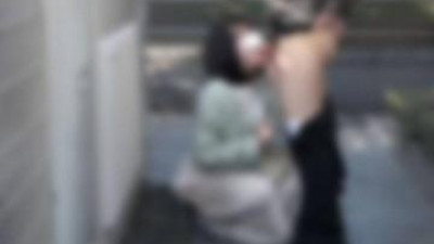 FC2-PPV-4510492 - *수량에 따라 가격이 올라갑니다* [야외 노출] [곤조] [질내 사정] 날씬한 미인 유부녀를 야외에서 촬영하는 세 남자의 기록을 공개합니다